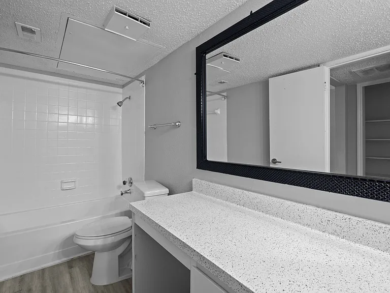 The Azul Apartments — Photo 44