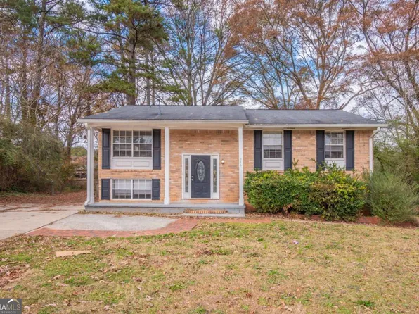 316 W Downing Ct, Jonesboro, GA 30238