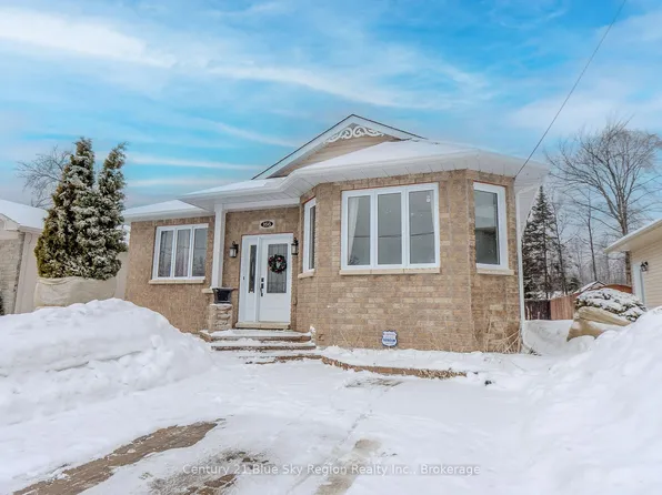 166 Carmichael Dr, North Bay, ON P1B 8G2