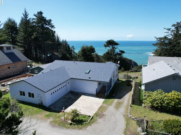 162 Flake St, Port Orford, OR 97465