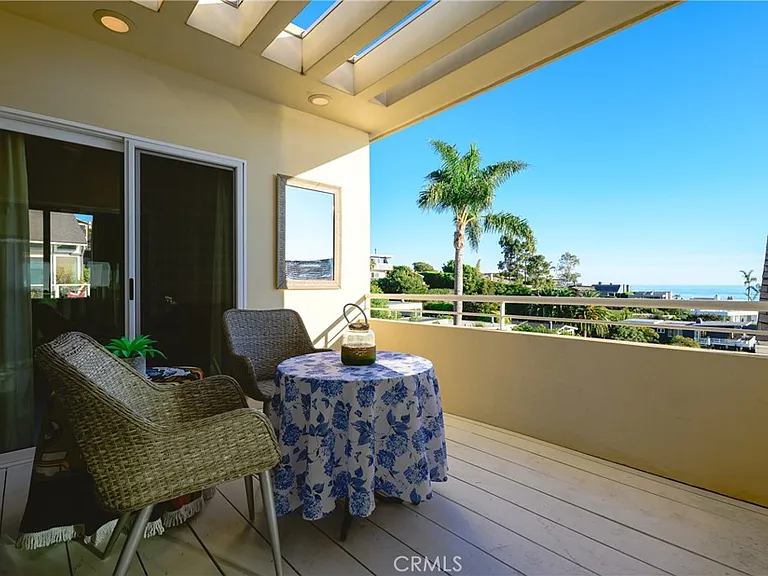 883 Katella St — Photo 31