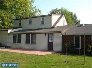 6 Maple St, Quakertown, PA 18951