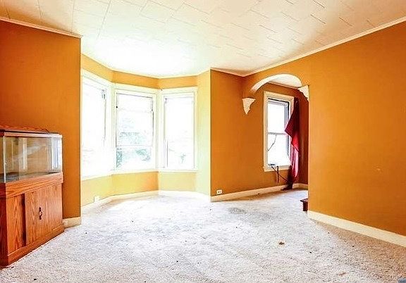 5th image of 391-395 Woodside Ave
