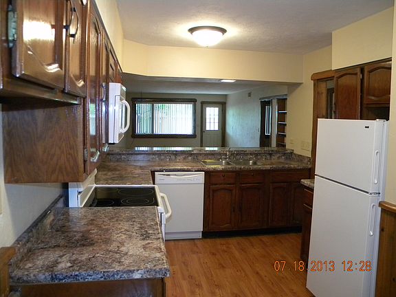 2nd image of 511 E 3rd St APT C
