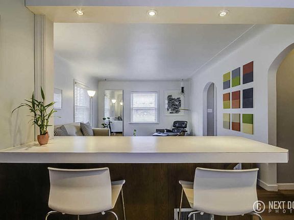 5th image of 534 Kinney Ave NW