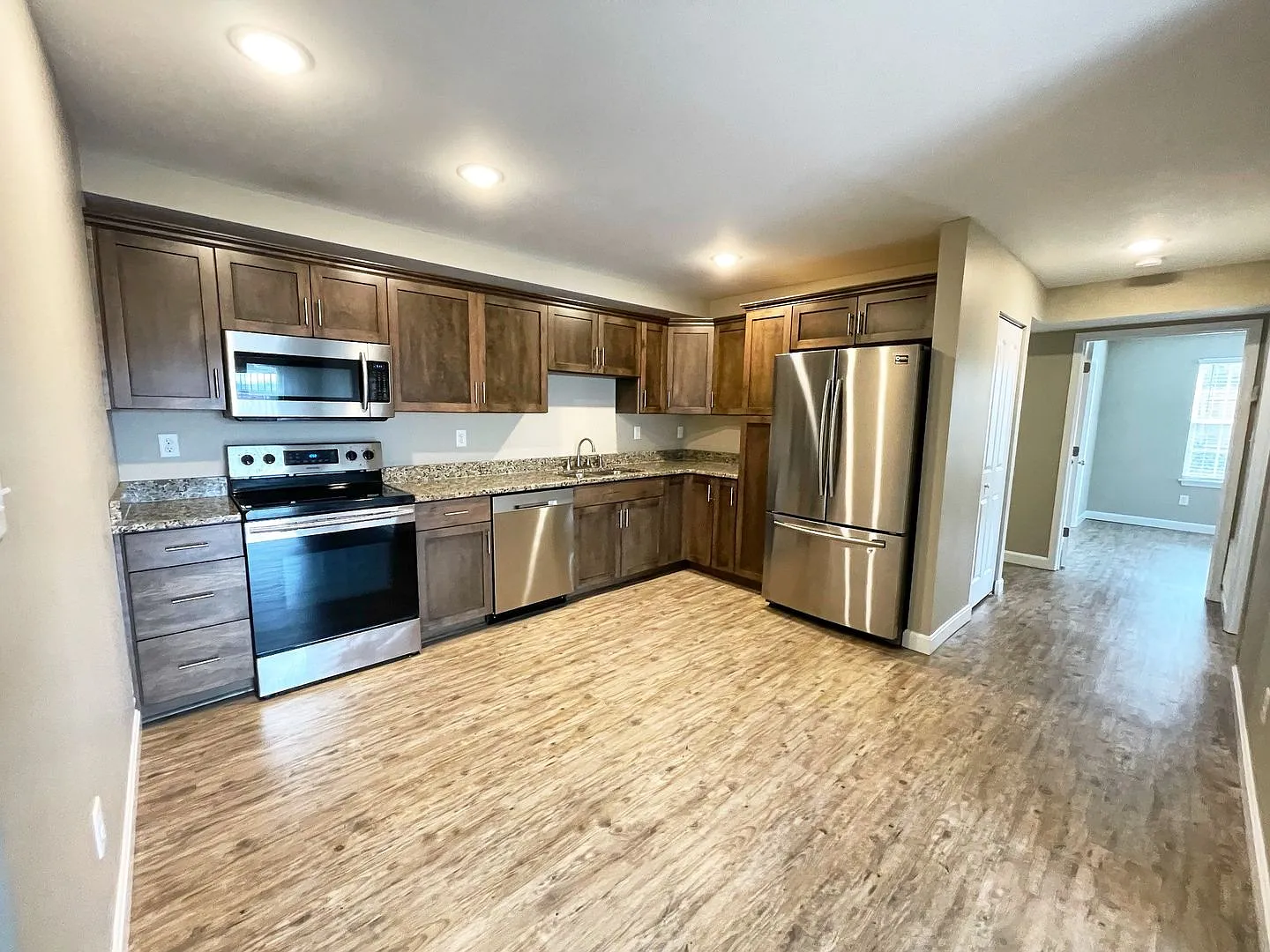Silver Creek Apartments — Photo 4