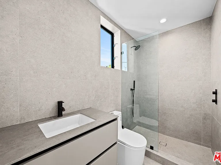 307 N Wilton Pl #101 — Photo 4