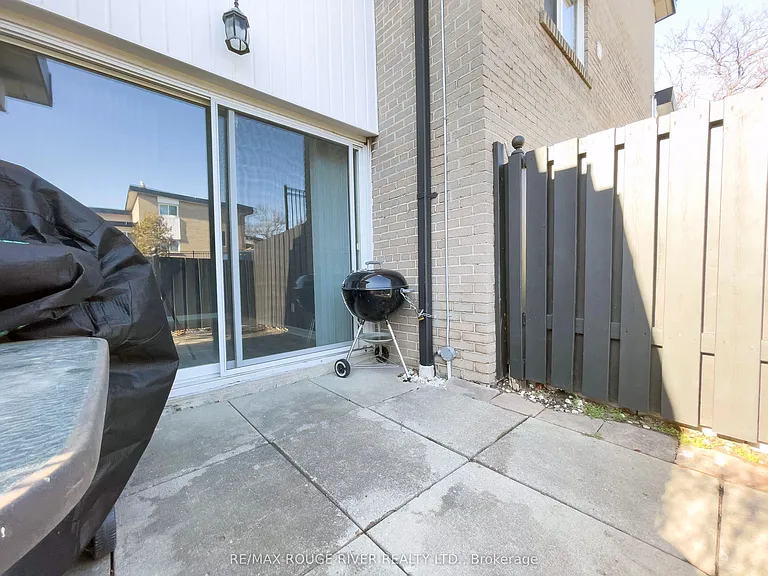 925 Bayly St #27 — Photo 13