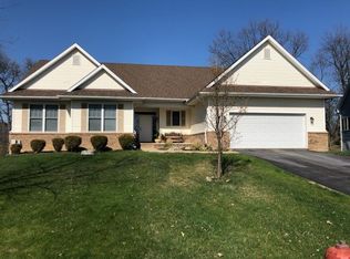 5561 Point Pelee Ct, Whitmore Lake, MI 48189