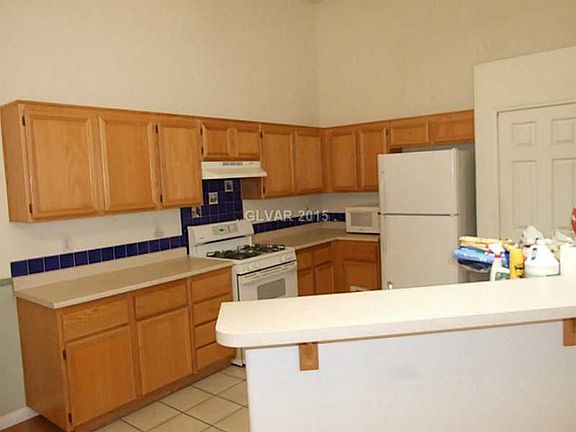 4th image of 4015 Weybridge Dr #4015