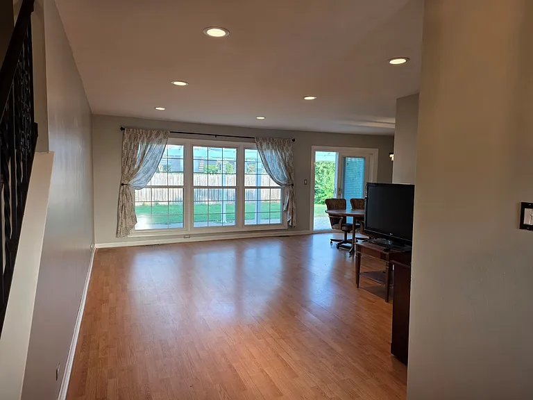 1719 W Lexington Dr — Photo 26