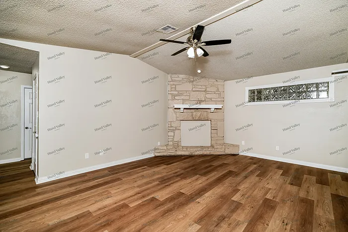 4 bed, 15.0 bath, 1722 sqft, $1,750 — Photo 3