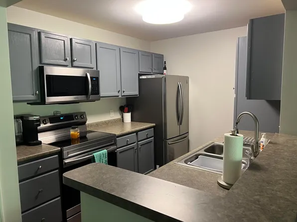 245 Edward J Roy Dr, Manchester, NH 03104