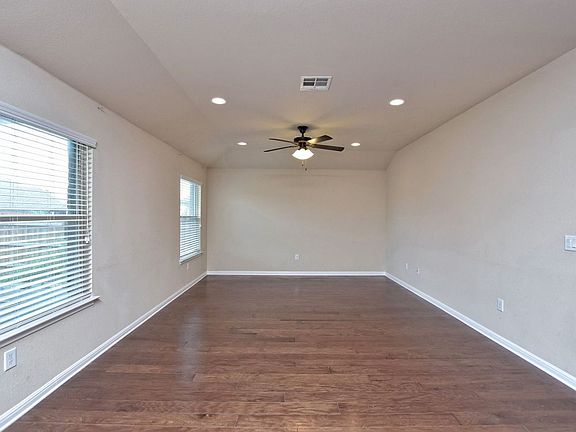 5th image of 313 Joe Bates Dr