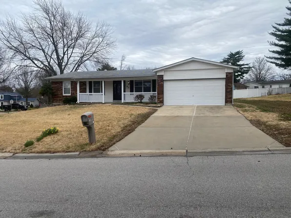 60 Dogwood Ln, Saint Peters, MO 63376