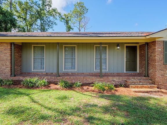 2nd image of 1209 Linda Dr