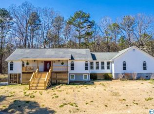 910 Horton Rd W, Fort Payne, AL 35968