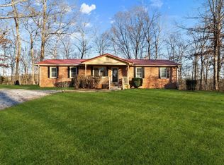 110 Oakwood Cir, Dickson, TN 37055