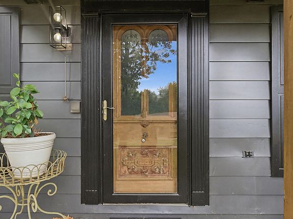 5th image of 103 Harrison Ct