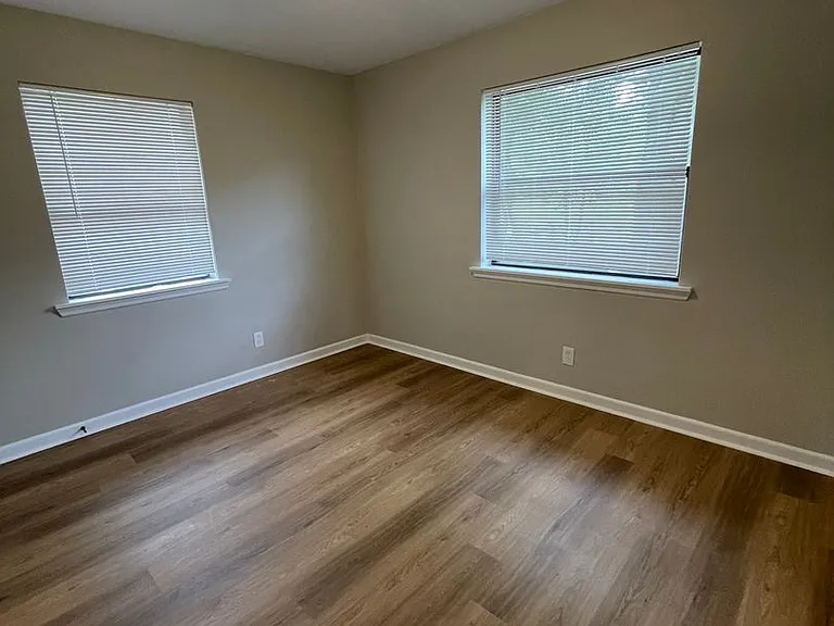 5247 Cleveland Rd — Photo 8