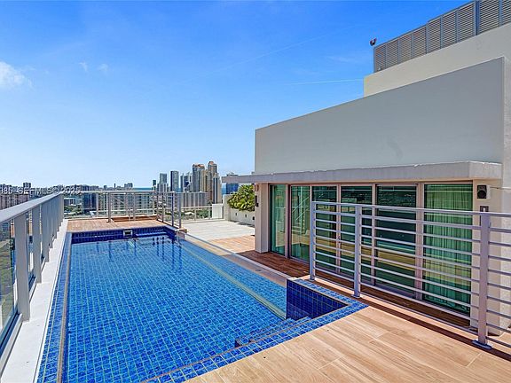 3rd image of 300 Sunny Isles Boulevard Ts #4-04