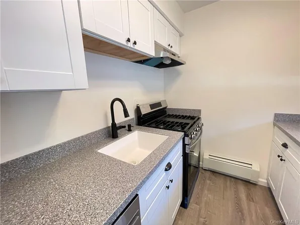 27 Tanager Rd APT 2702, Monroe, NY 10950