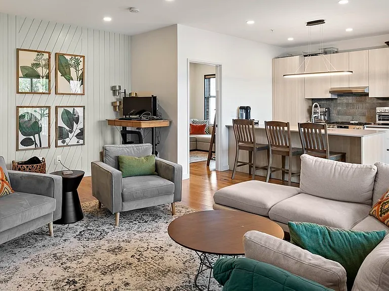 211 Condor St #8 — Photo 3