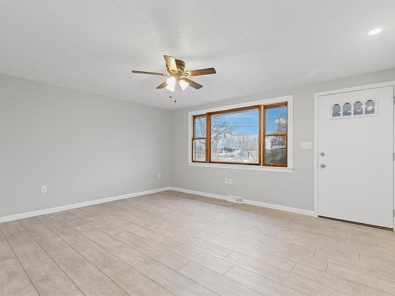 2nd image of 100 Beaver Ct