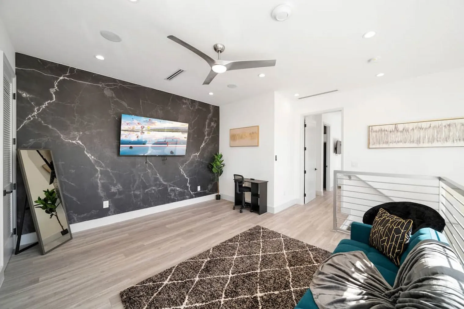 3 bed, 4.0 bath, 2992 sqft, $19,143 — Photo 3