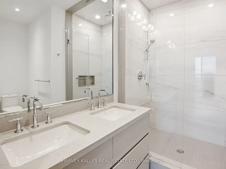 215 Lonsdale Rd #1602 — Photo 22
