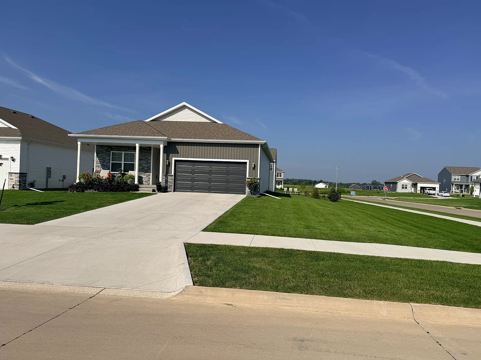 3398 Dreusicke Dr — Photo 2
