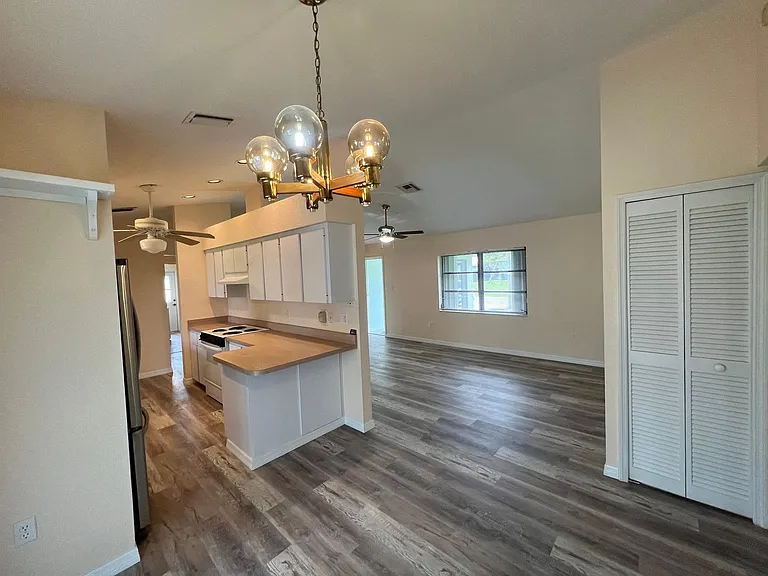 18090 Avonsdale Cir — Photo 13