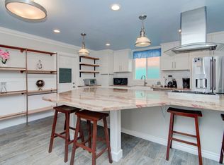 2912 Royal Palm Dr, Costa Mesa, CA 92626