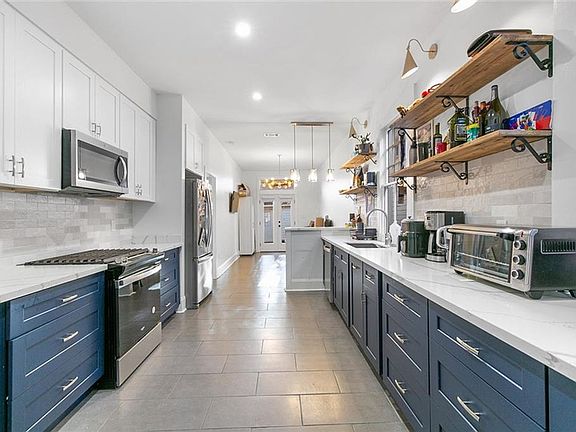 3rd image of 7512 Freret St