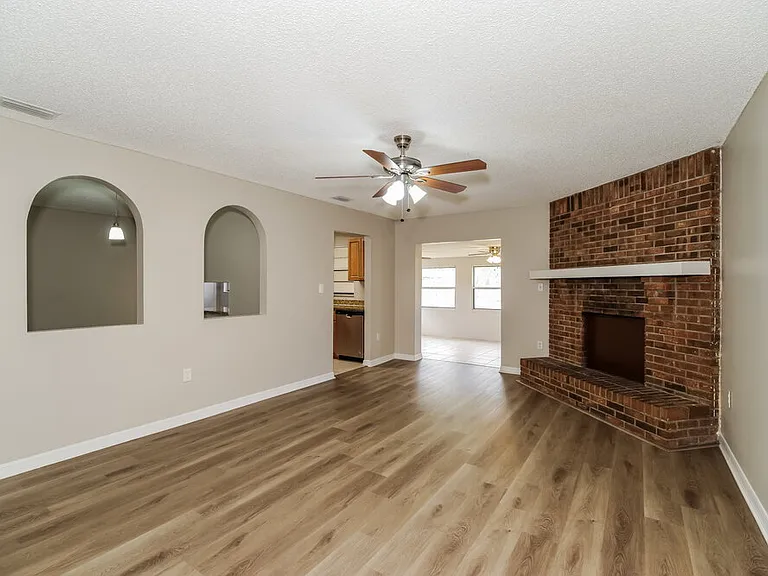 1022 Dusseldorf Ave NW — Photo 9