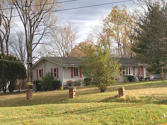 2nd image of 209 W Lakeview Dr
