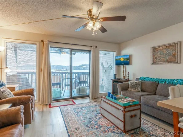6620 Weston Point Dr APT E4, Osage Beach, MO 65065