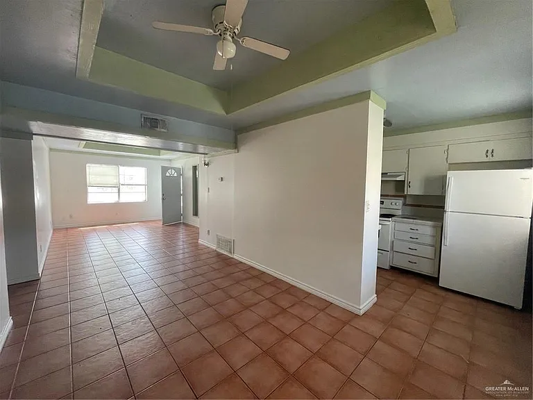1902 Charles Cir — Photo 3