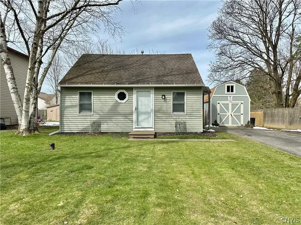 6177 Gloger Dr, Cicero, NY 13039