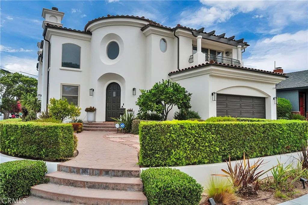 4 bed, 3.5 bath, 3020 sqft, $15,000 — Photo 1