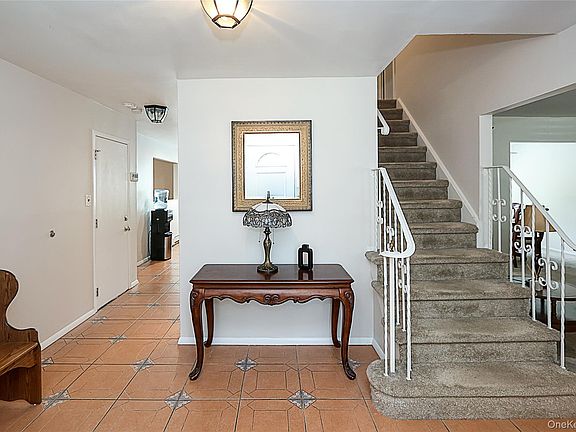 4th image of 4 Quincy Lane