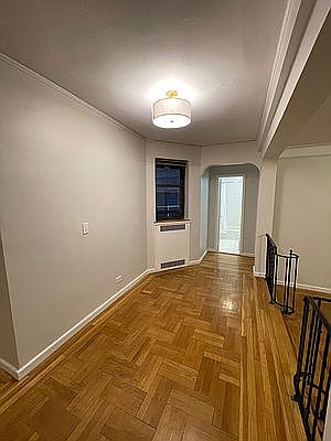 5th image of 155 W 71st St #4