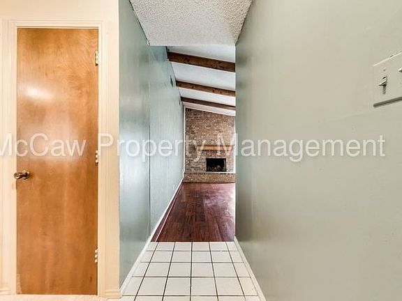 3rd image of 2913 Green Ridge St