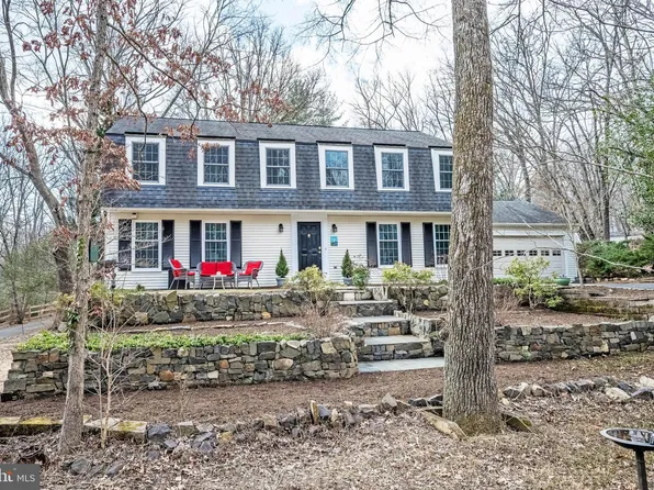 11229 Hunting Horn Ln, Reston, VA 20191