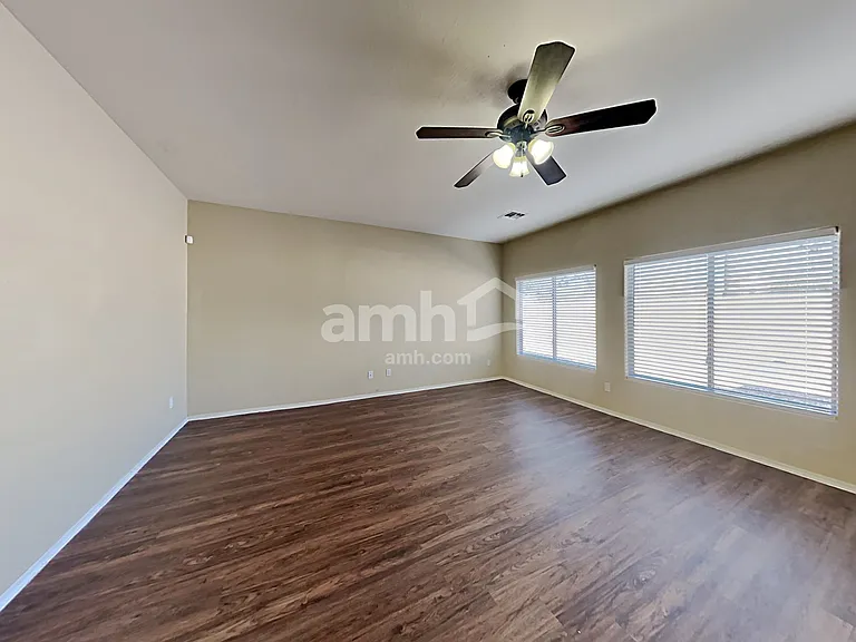 1517 S 115th Dr — Photo 7