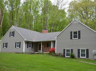 62 Old Meadow Plain Rd, Simsbury, CT 06070