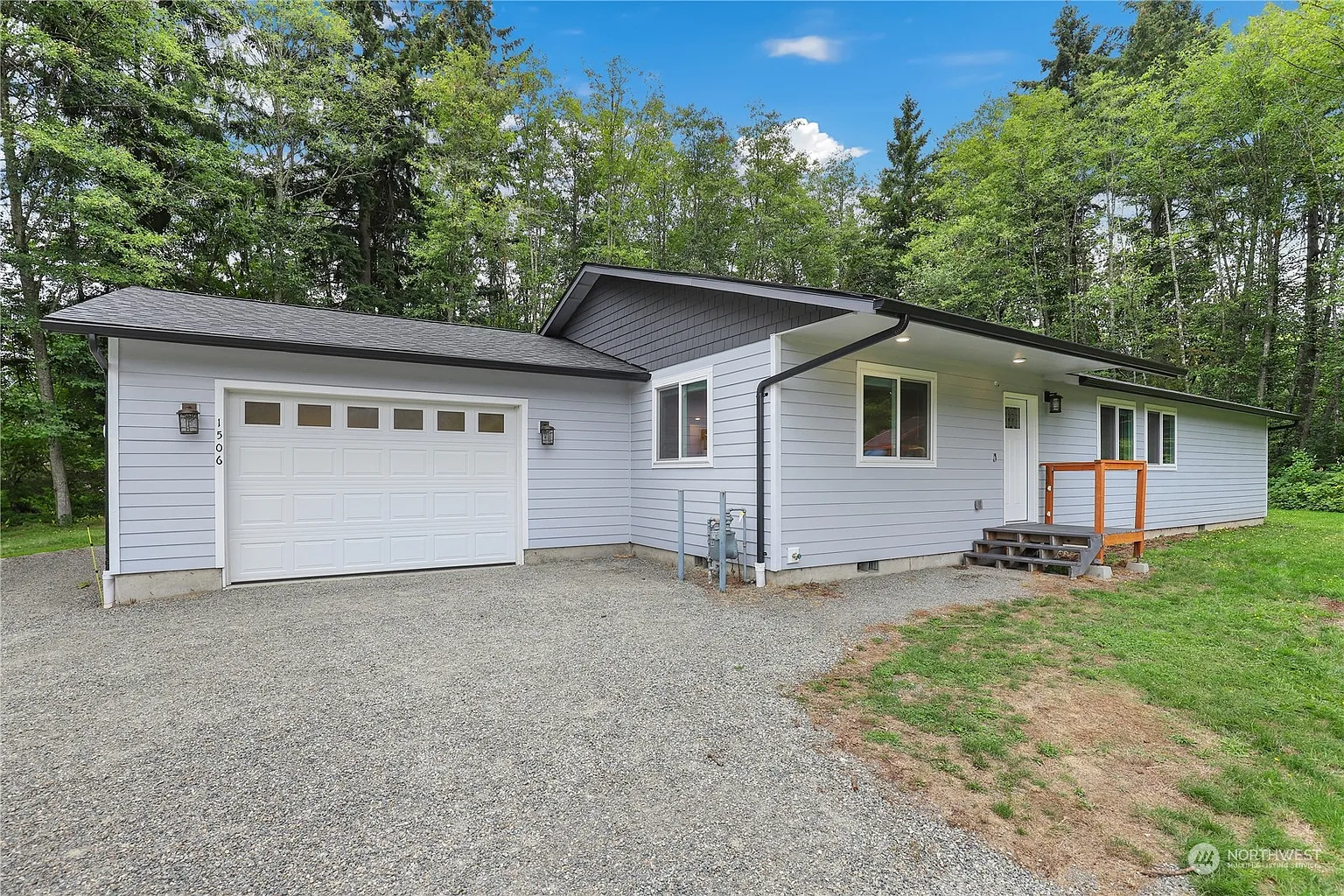 1506 Draham Road NE photo 1
