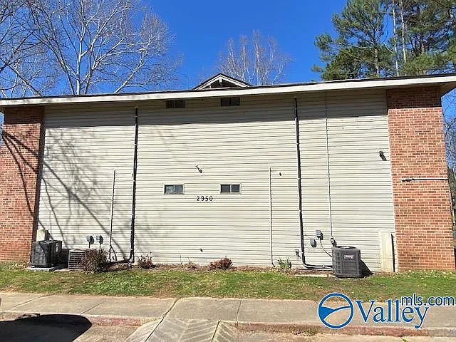 1 bed, 1.0 bath, 600 sqft, $695 — Photo 2