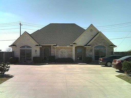 1st image of 3820 Oldenburg Ln
