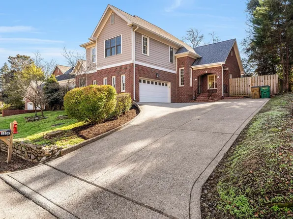 1207 Grandview Dr, Nashville, TN 37215